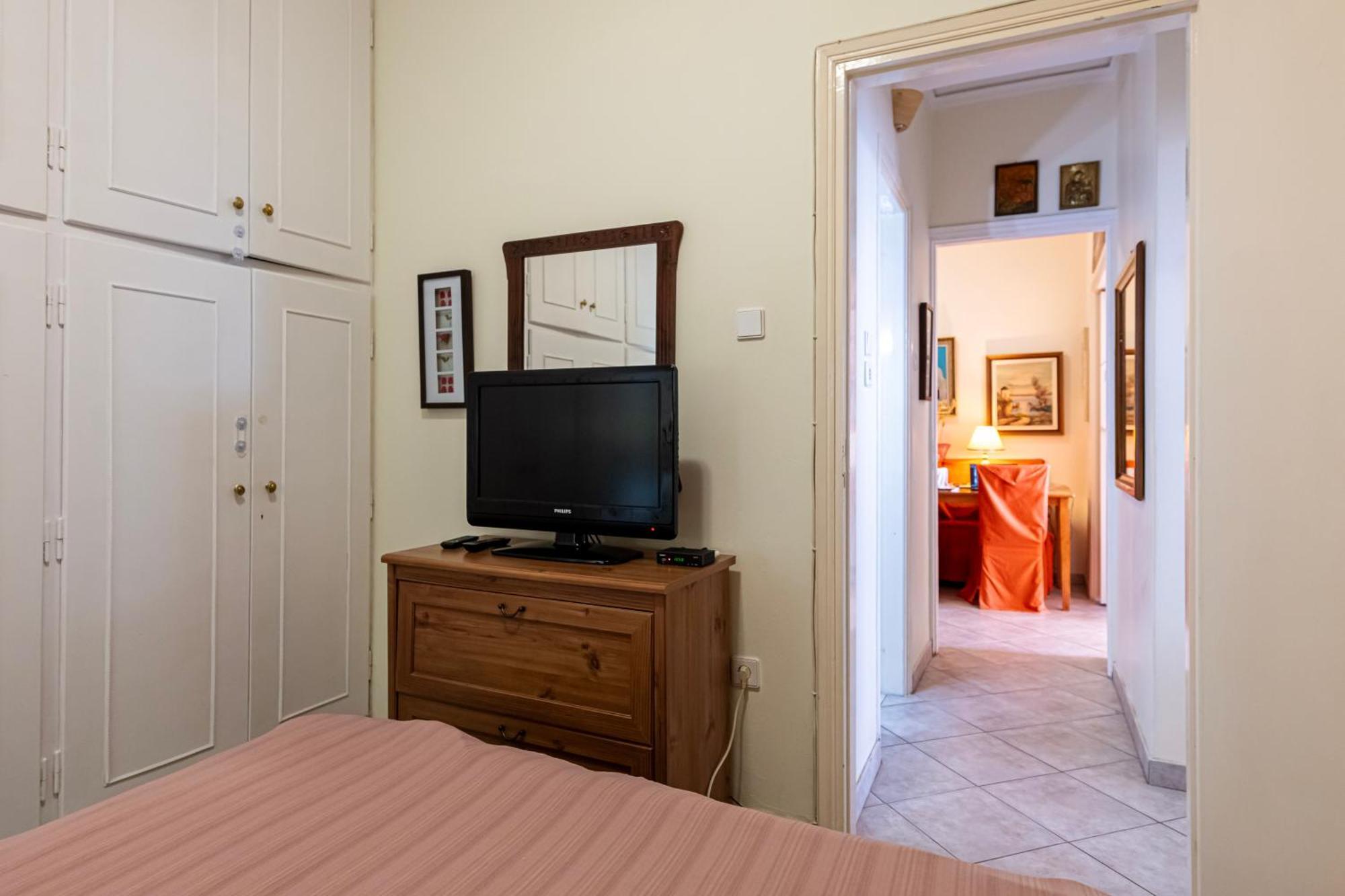 Sea View Apartment 100M From The Beach Saronida Bagian luar foto